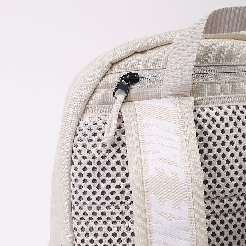  бежевый рюкзак Nike Essentials Backpack BA6143-104 - цена, описание, фото 7
